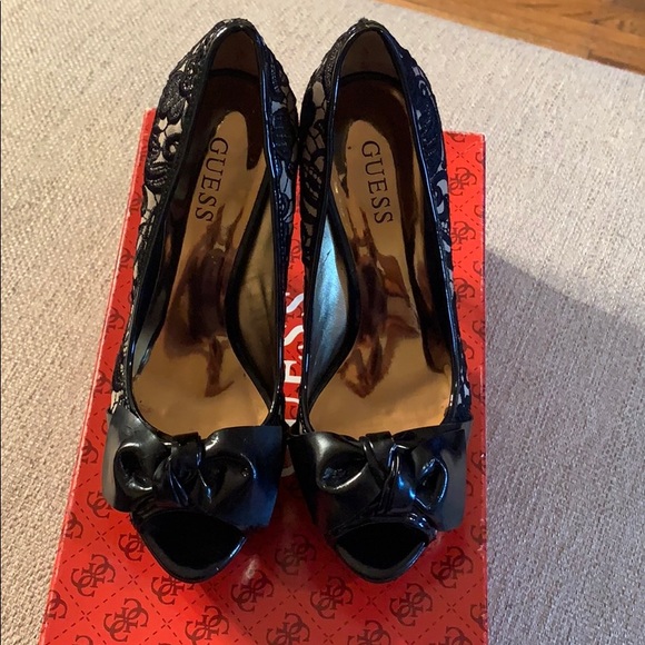 GUESS Lace platform pumps - Picture 5 of 7